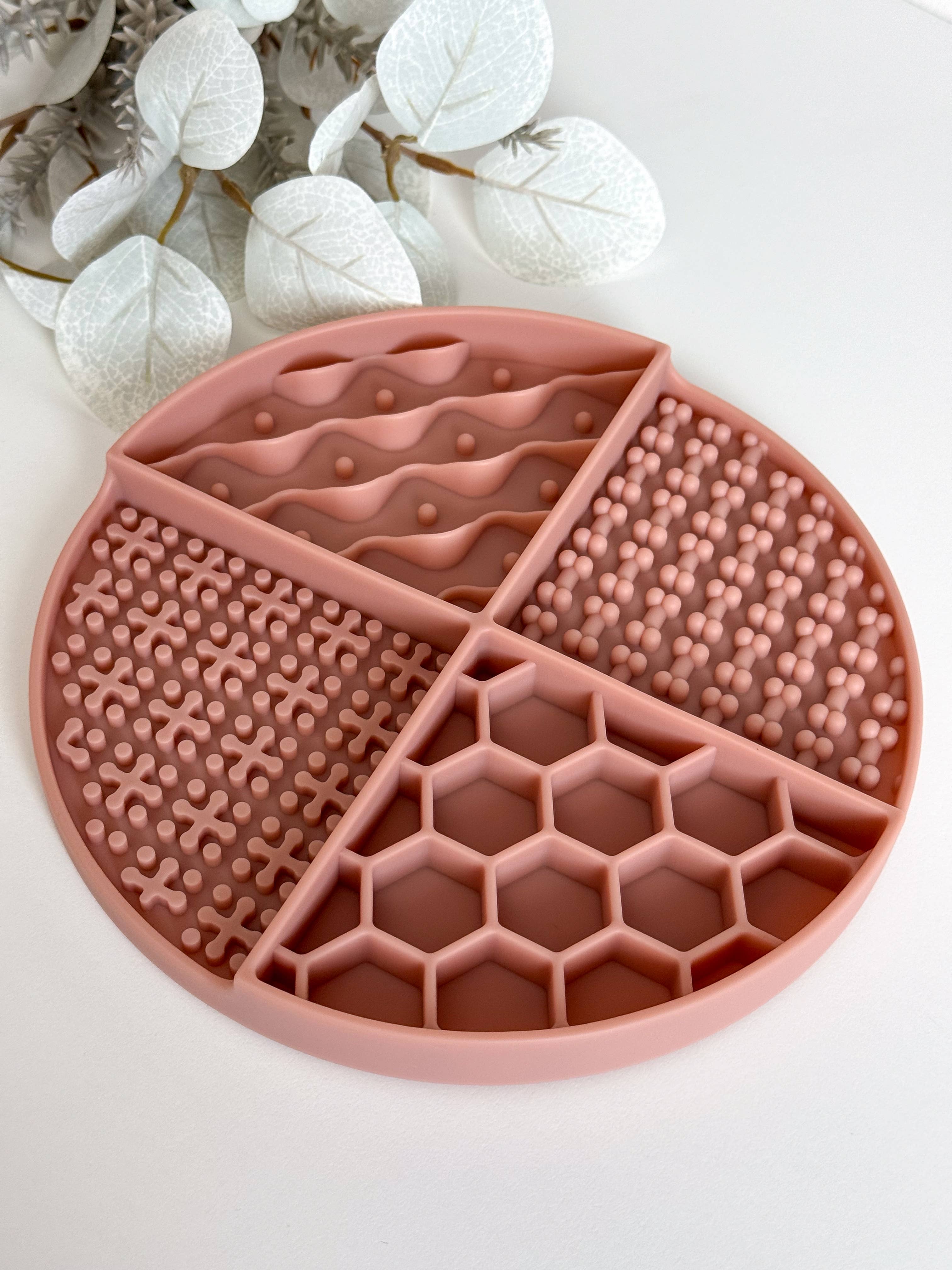 Doggotique - Wholesale Pet Food Mat - Dog - Lick mat Honey2 for dogs and cats, slow feeder dog2