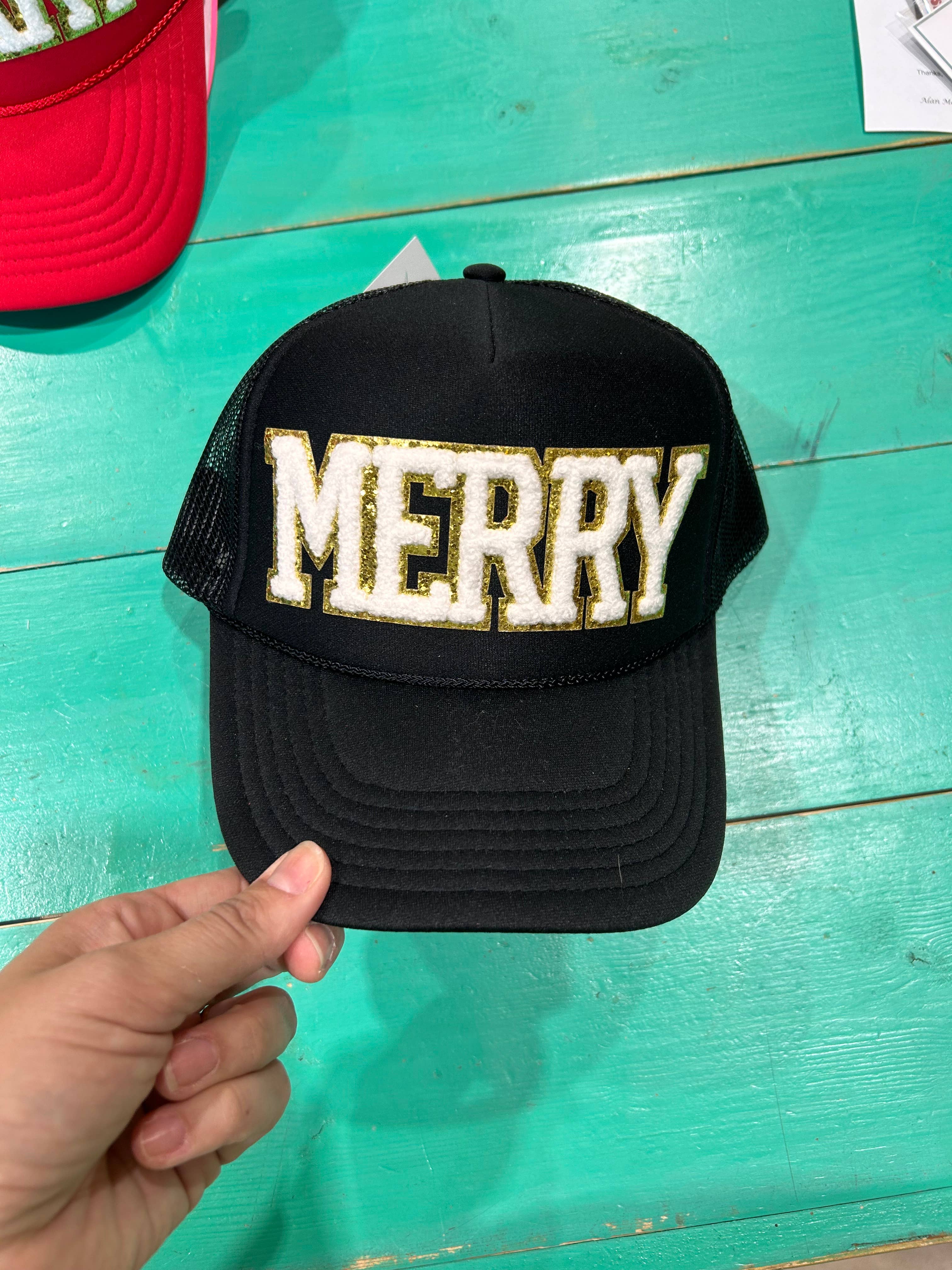 Vibes Hat Company – boné - Mulher por atacado – White Chenille Merry Trucker | Boné de Natal| Feriados | Papai Noel3