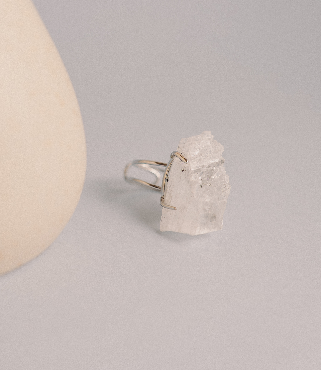 PHOEBE´S - Wholesale Cocktail/Statement Ring - Anillo de Cuarzo Cristal Natural | Ajustable en Plata o Oro4