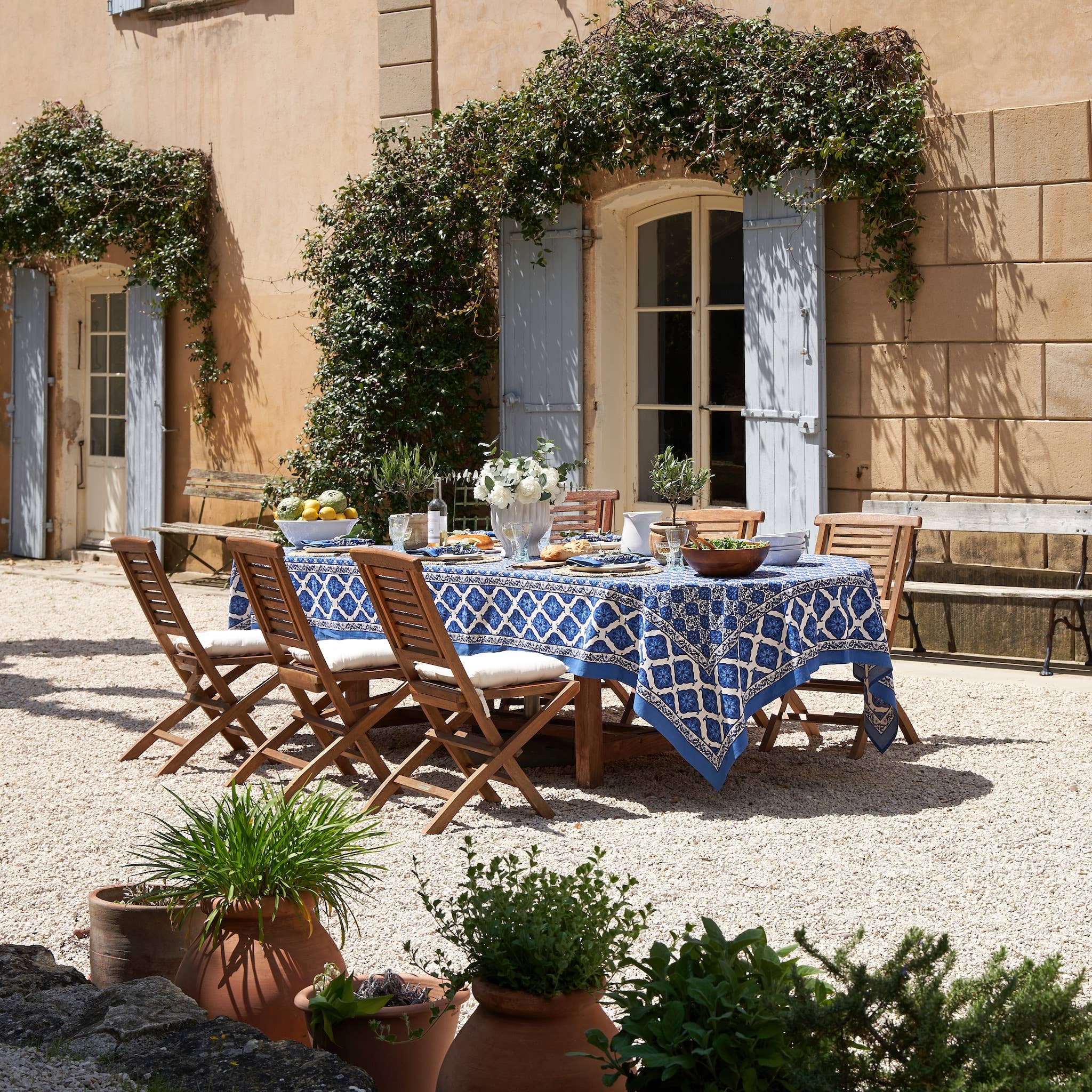 Caravan Home - Wholesale Tablecloth - Azulejo Blue Tablecloth2