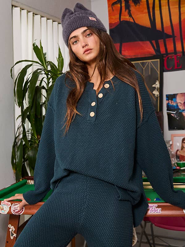 BUCKETLIST - Wholesale Knit Top - Women's - IT2069 Textured Oversize Henty Top1