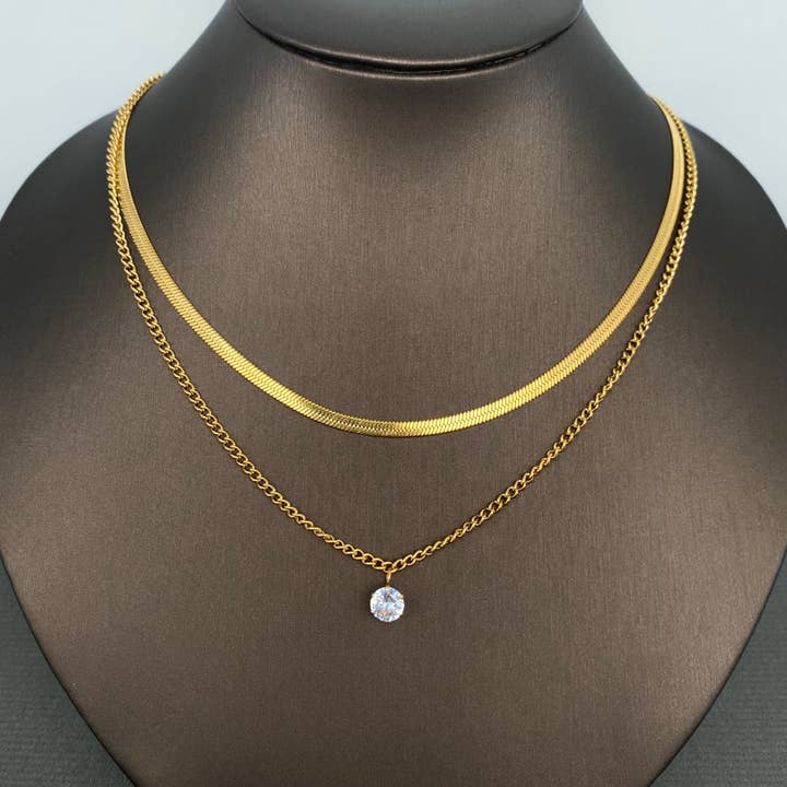Collar de doble capa de acero inoxidable chapado en oro de 18 quilates con circonita - FGS para venta al por mayor de Mio Queena