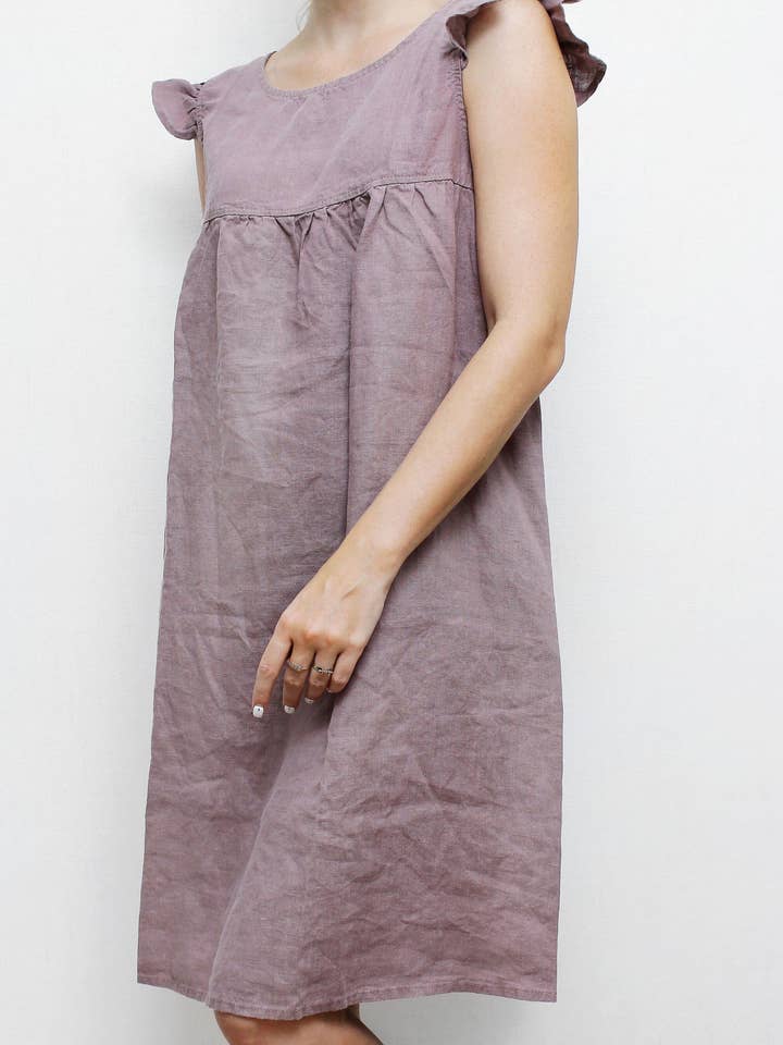 LinenQ - Wholesale Nightgown – Women’s - Linen nightdress with ruffles 1