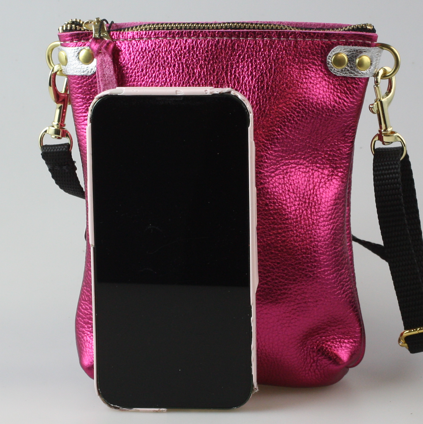 Zina Kao Exclusives – wholesale Crossbody bag – Women's – The Lisa Cellphone Crossbody Pouch 3