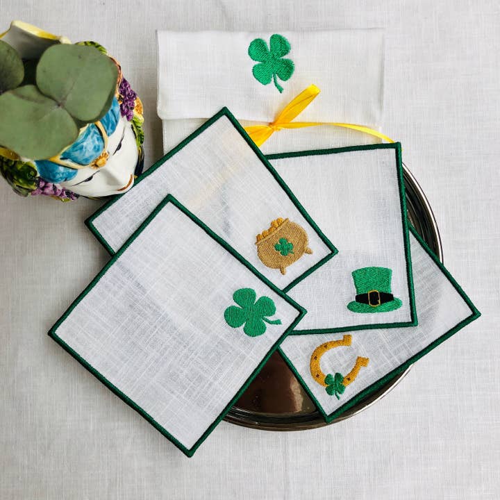 Set van 4 St. Patrick's Day Geborduurde Linnen Cocktailservetten voor wholesale door Belle Linen