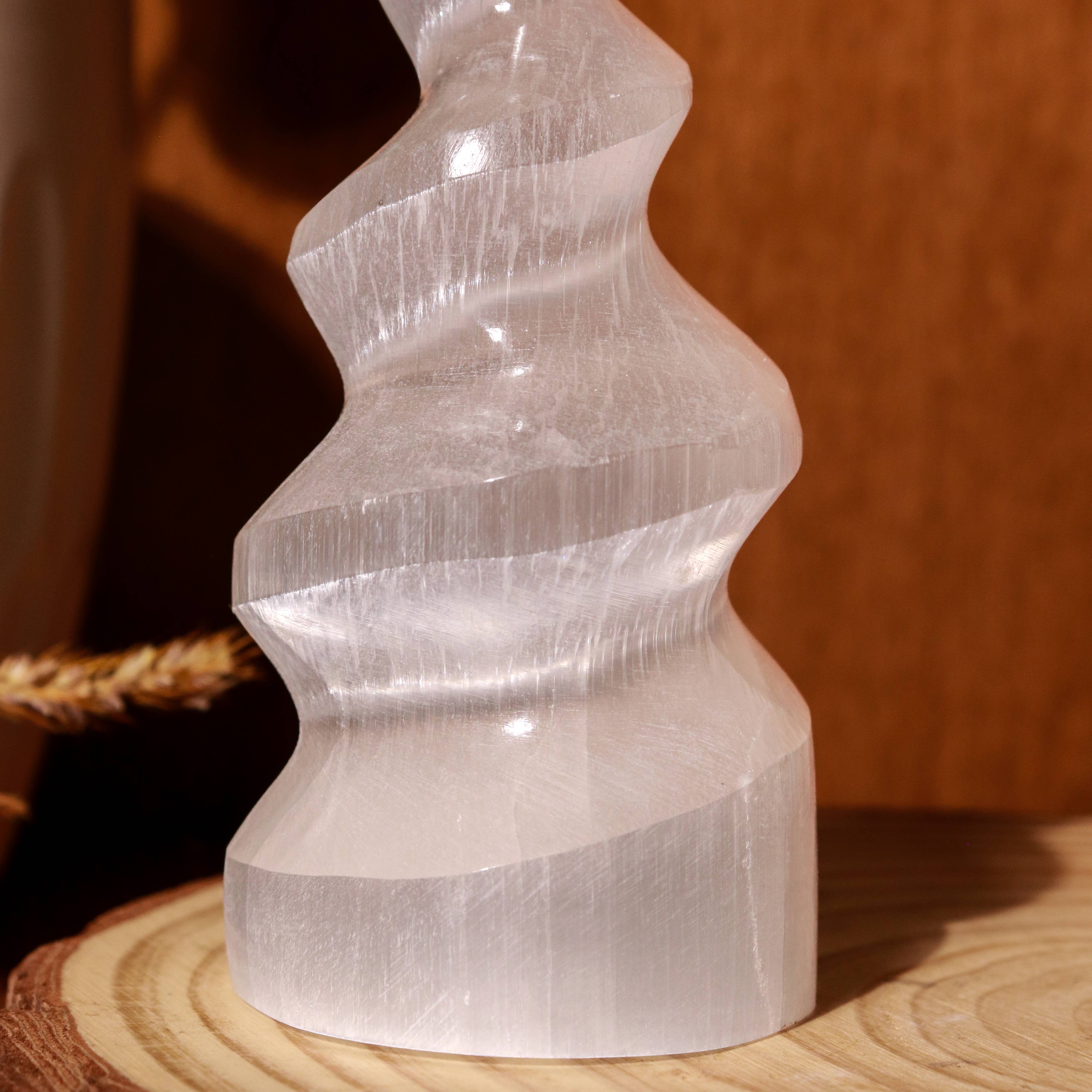 Natures Artifacts Inc - Wholesale Spirituele steen/kristal - Selenietspiraal voor lichtbak | Seleniet Spiral Tower4