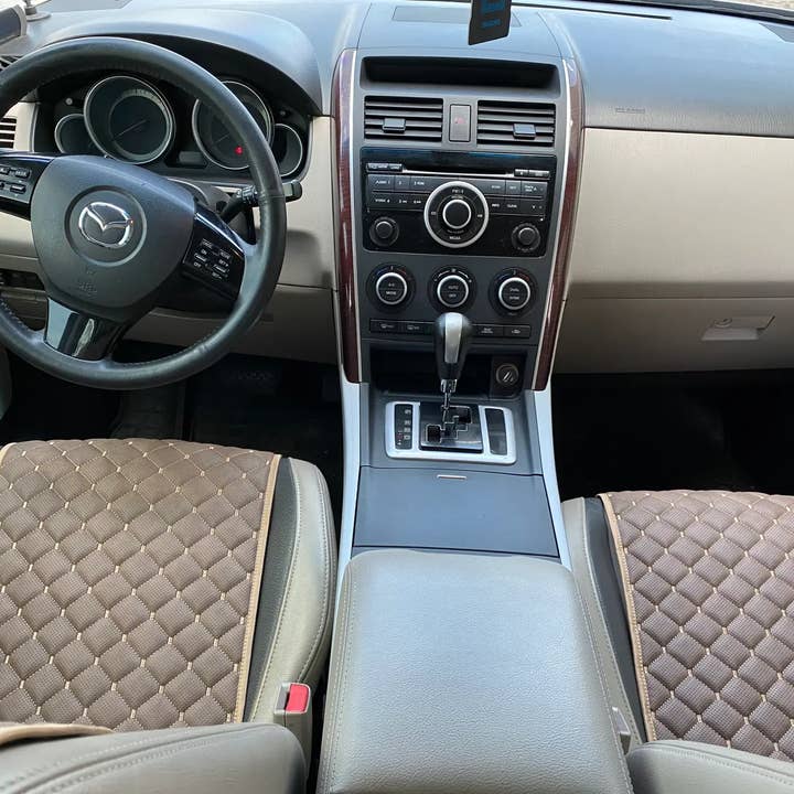 Front Bil sæt Dækker af perforeret øko-læder, Lysebrun for engroshandel hos OriginalDesign