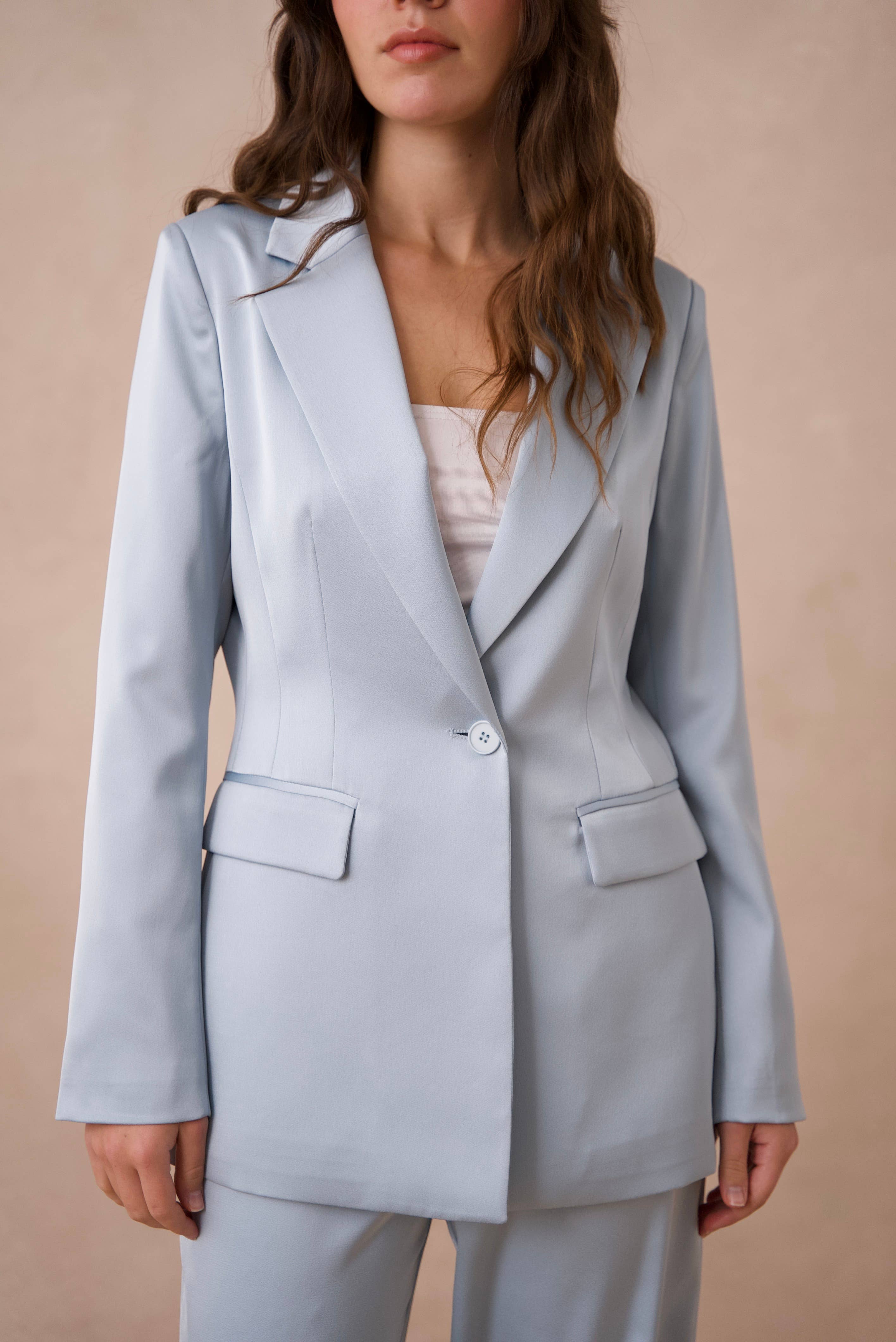 Attentif Paris – wholesale Kostymjacka – Dam – Smal skräddarsydd satinjacka med enfärgade knappar60