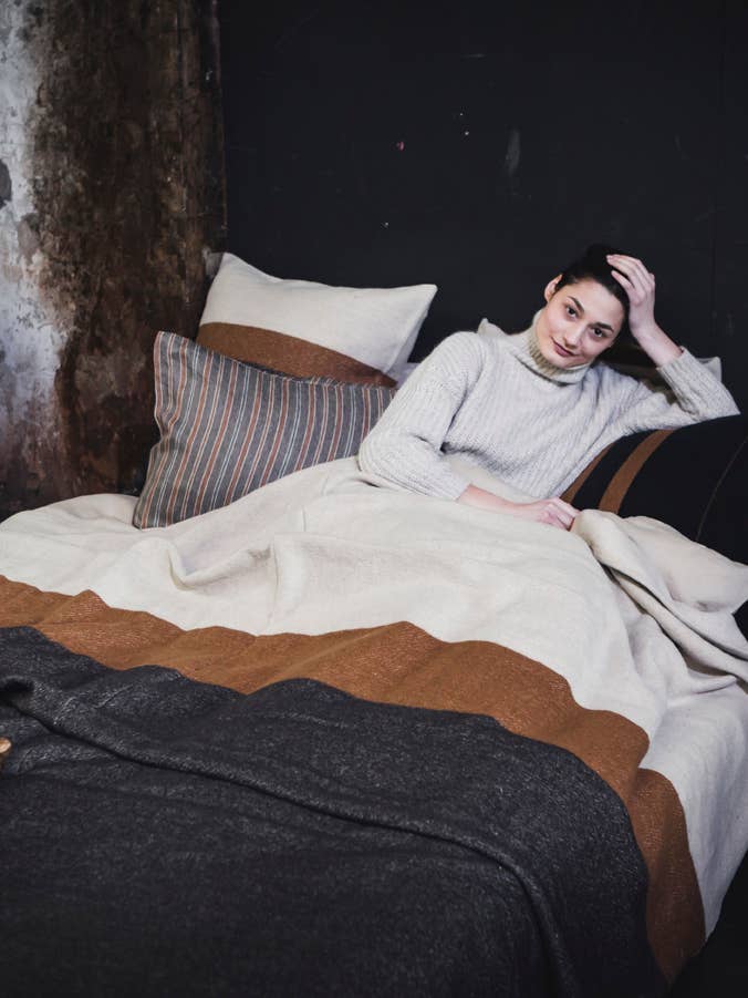 Nash deken met strepen 260x240 cm voor wholesale door Libeco Home