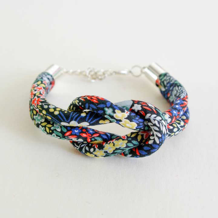 Bunny Bosworth - Wholesale Woven/Braided Bracelet - Reef Knot Bracelet - Meadow Flowers