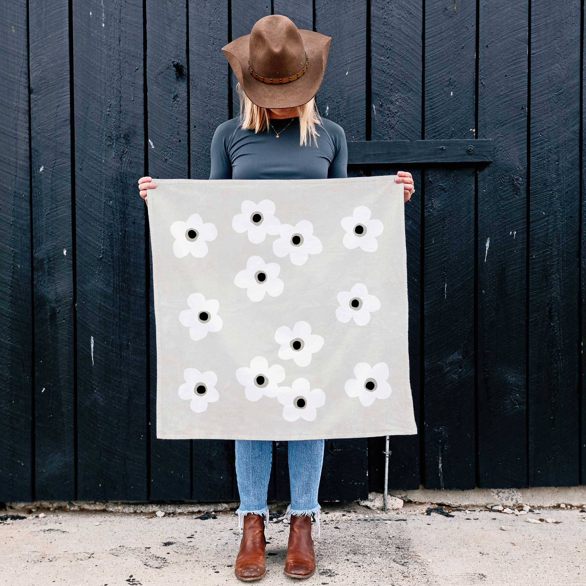 Susan Case Designs - Wholesale Tea Towel - Floral Cotton Tea Towel - White Flowers - Kitchen Decor1