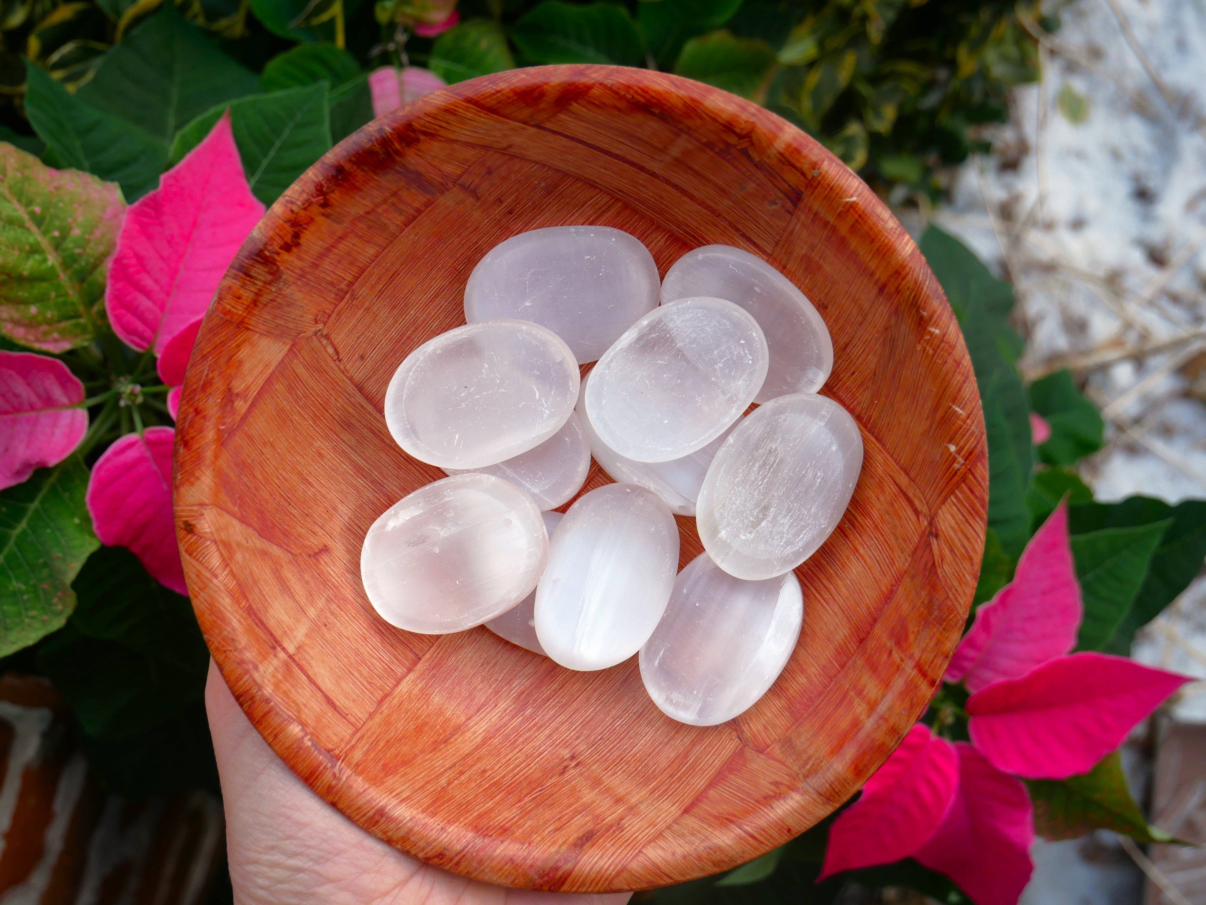 The Healing Sanctuary - Wholesale Spirituele steen/kristal - Selenite Worry Stones1