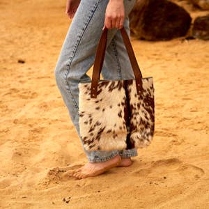 Original Designer Pure Handmade Ostrich Feather Bucket Bag Natural Straw  Woven Embroidered Flower Handbag Women Summer Beach Bag