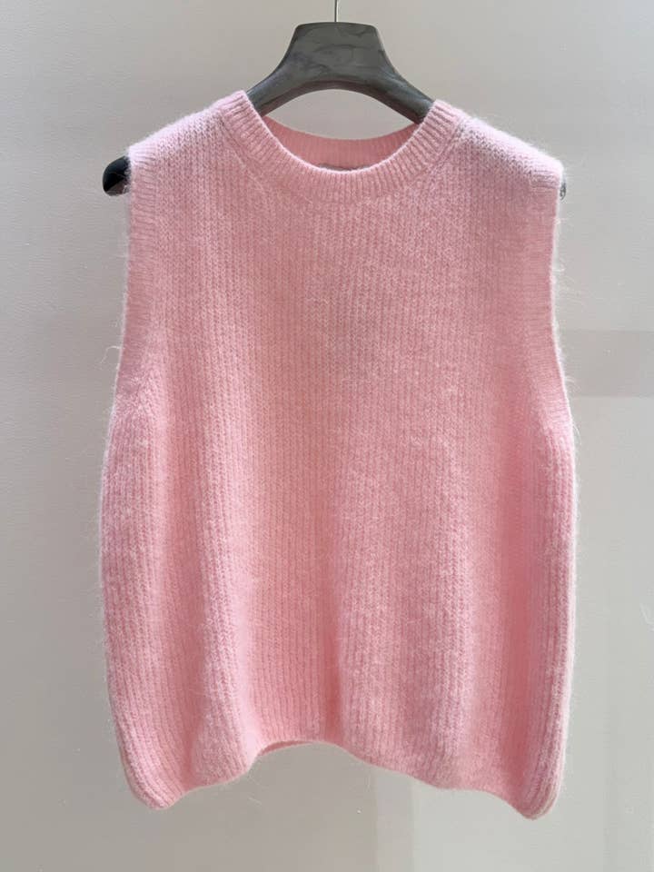 Superfine alpaca sleeveless sweater 7683 for wholesale by NOELINE