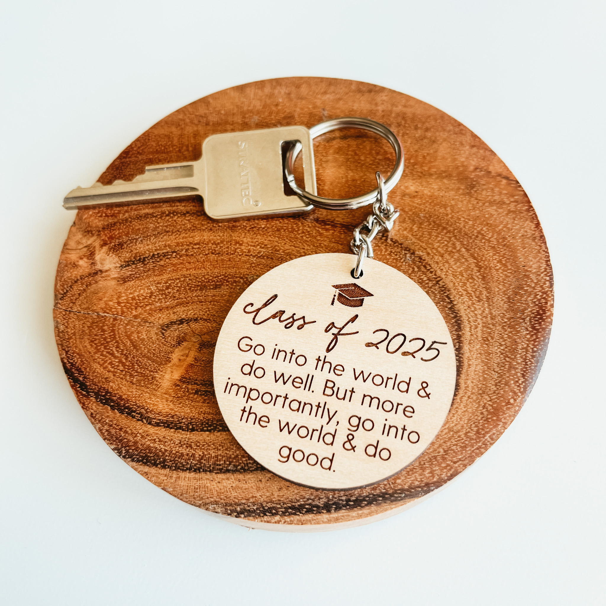 Knotty Design Co. - Wholesale Keychain - Unisex - Class of 2025 Wooden Keychain | Graduation Keychain1