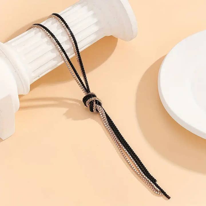 Huis Van Merken - Wholesale Y-Neck/Lariat Necklace - Black Rose Necklace - Long Chain Fashion Jewelry1