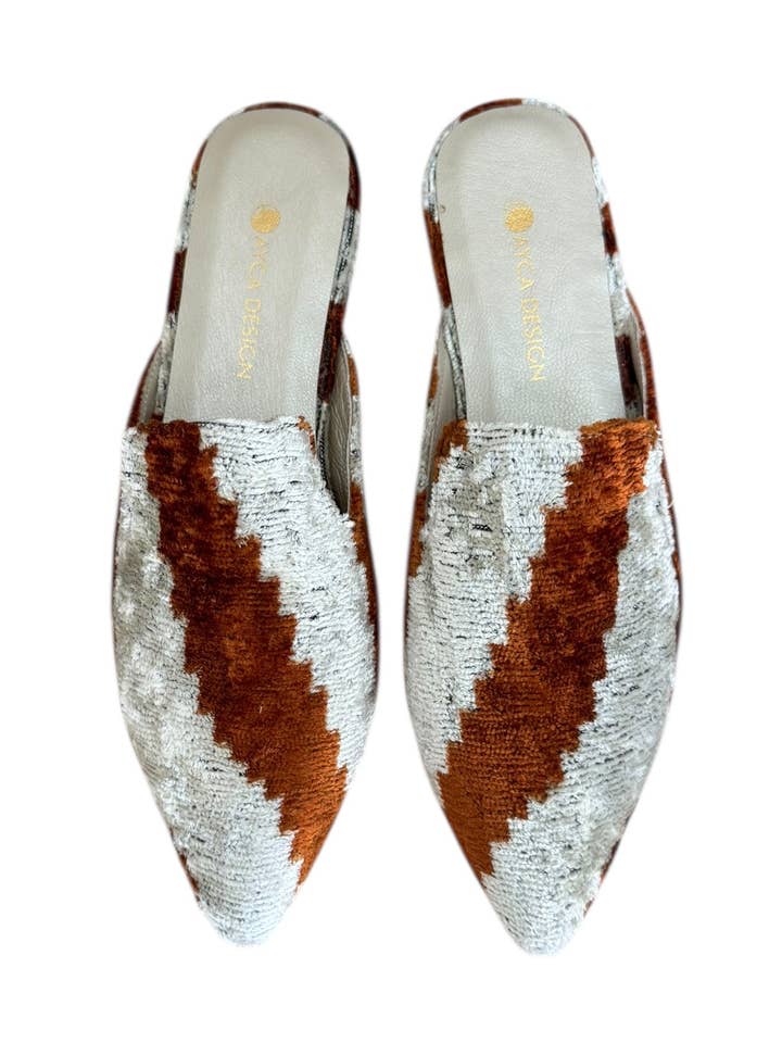 Silk Velvet Ikat Point Teen Slide voor wholesale door AYCA DESIGN