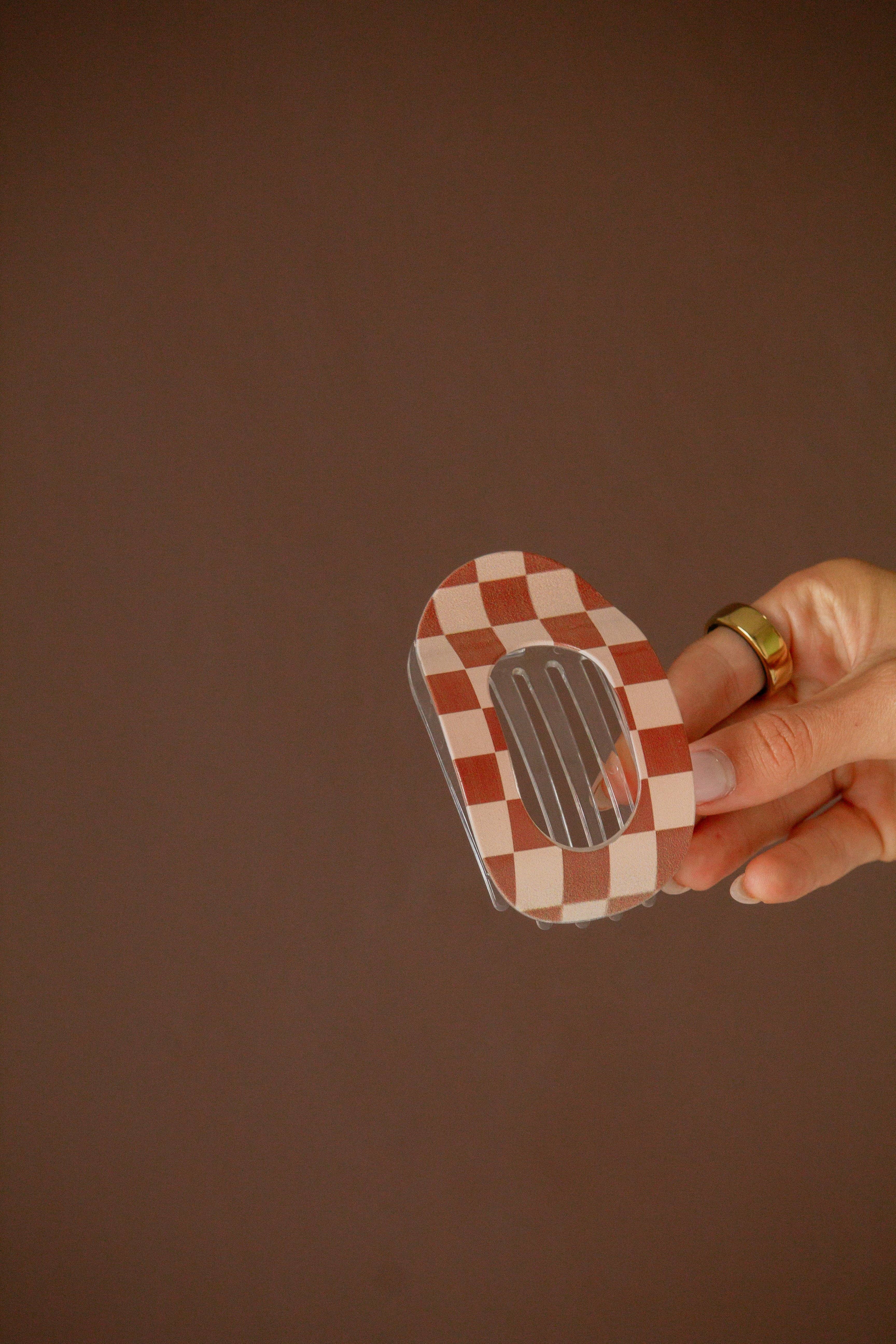 Shop Andi - Wholesale Hair Clip - Women's - Checkered Circle Cutout Flat Claw Clip6