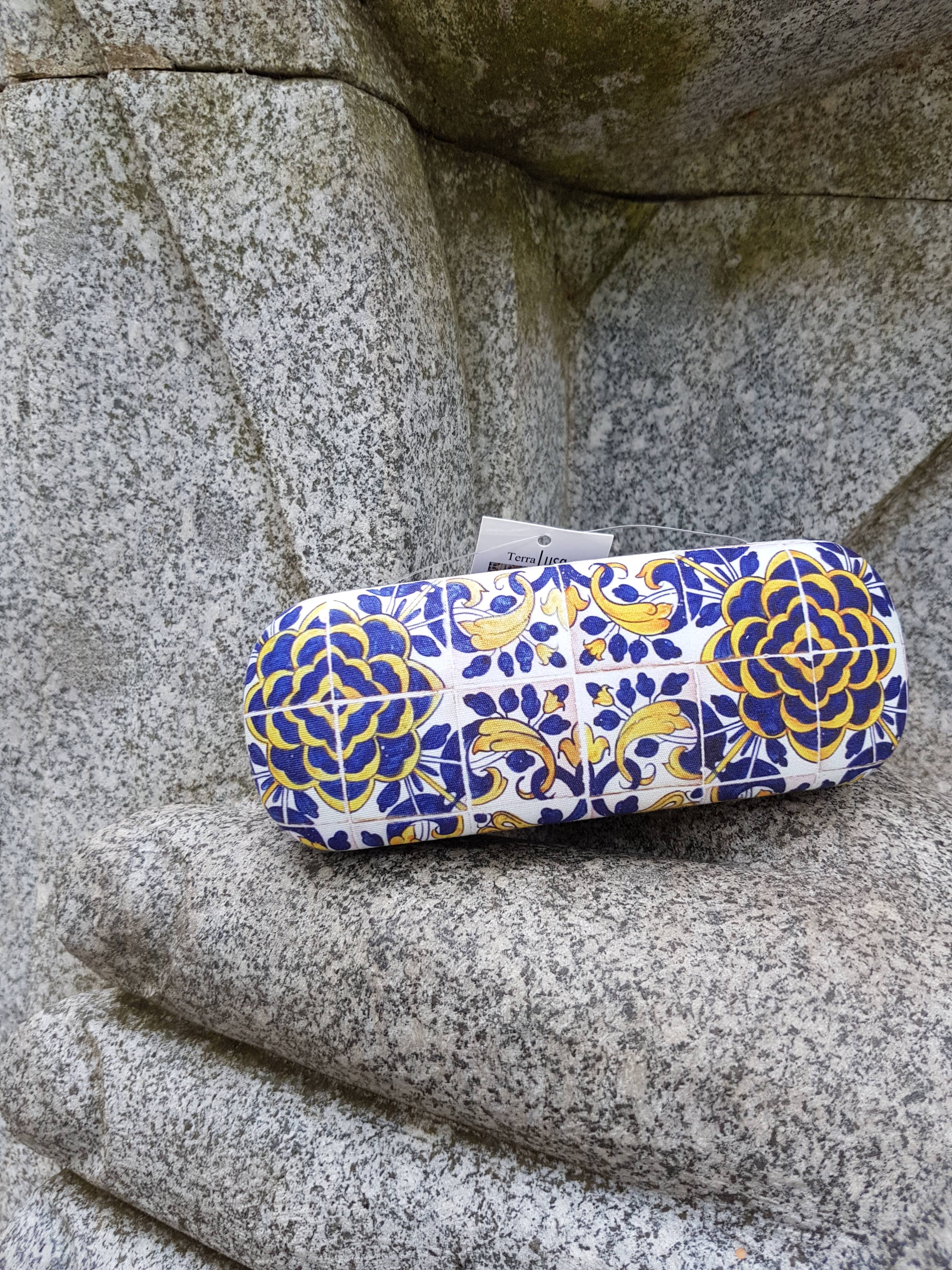 Terra Lusa - Wholesale Eyewear Cases & Holders - Unisex - Box For Glasses Tile Camellia Century XVII2