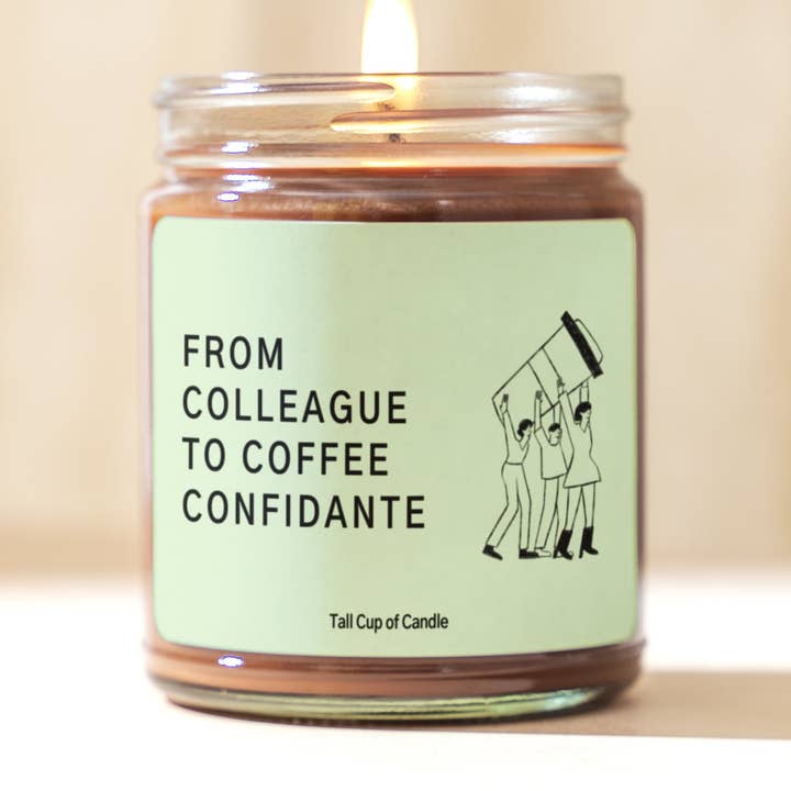 Vom Kollegen zum Kaffee-Vertrauten | Kerzengeschenk fürs Büro | Geschenk für Kollegen | Kerze zum Thema Kaffee | Handgegossene Sojakerze für den Großhandel von Tall Cup of Candle