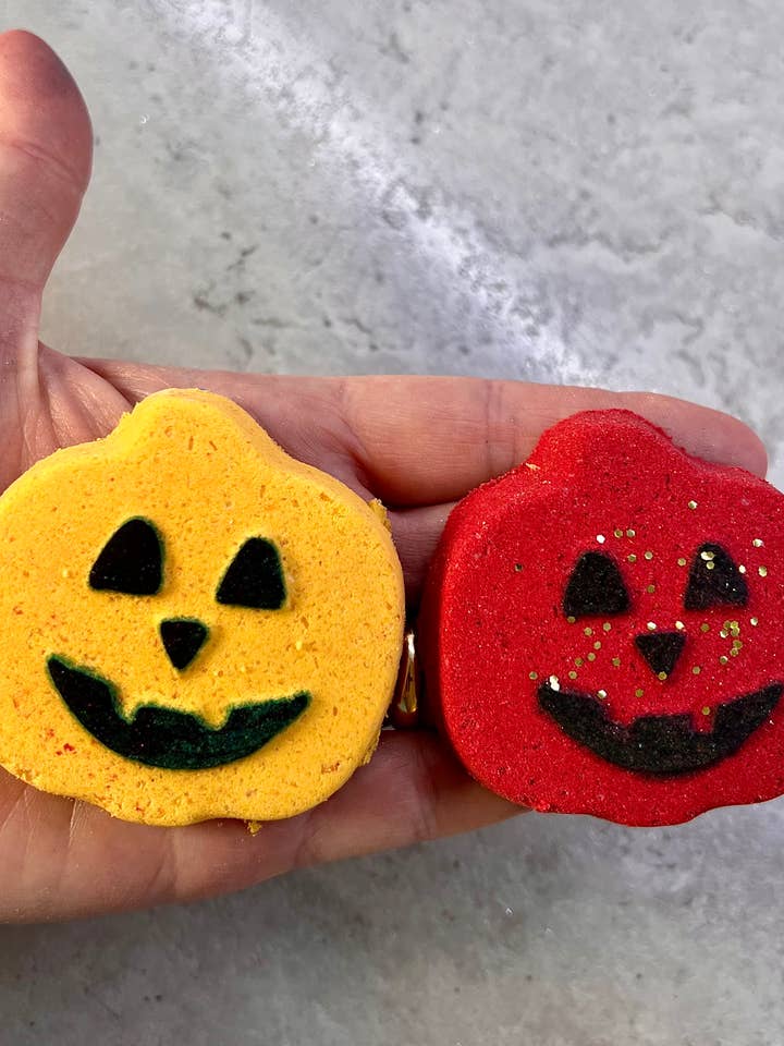 HALLOWEEN MINIS um saco de 10 mini bombas de banho por atacado de Unique creations soap company