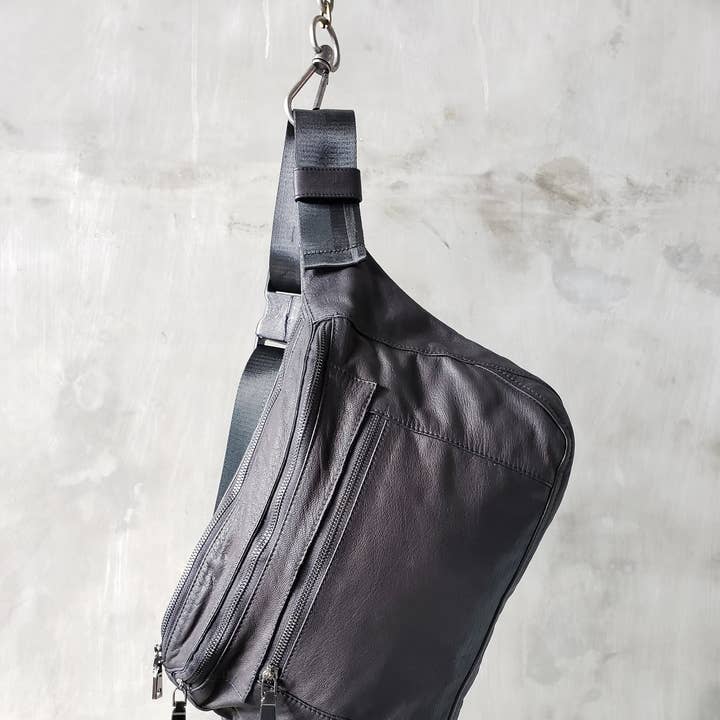 Resväska i svart läder, axelremsväska för wholesale av JUNGLE TRIBE