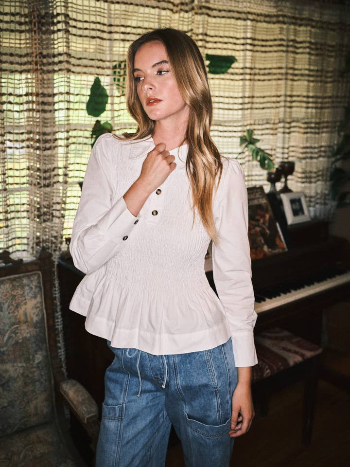 Aaron & Amber - Wholesale Button Down Shirt - Women's - AJT5237
SMOCKED PETERPAN COLLAR PEPLUM BLOUSE4