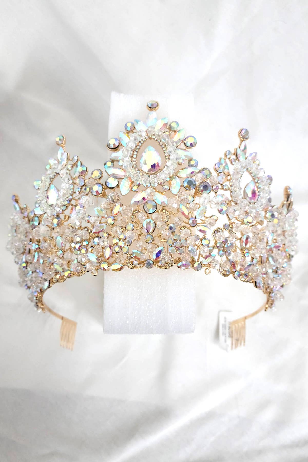 Chicas - Wholesale Tiara - Women's - Metal tiara with crystal balls and jewel rhinestones HT96214