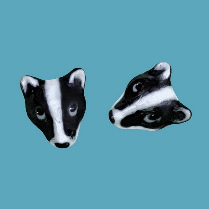 Badger oorbellen voor wholesale door Camp Hollow Porcelain Animal Treasures