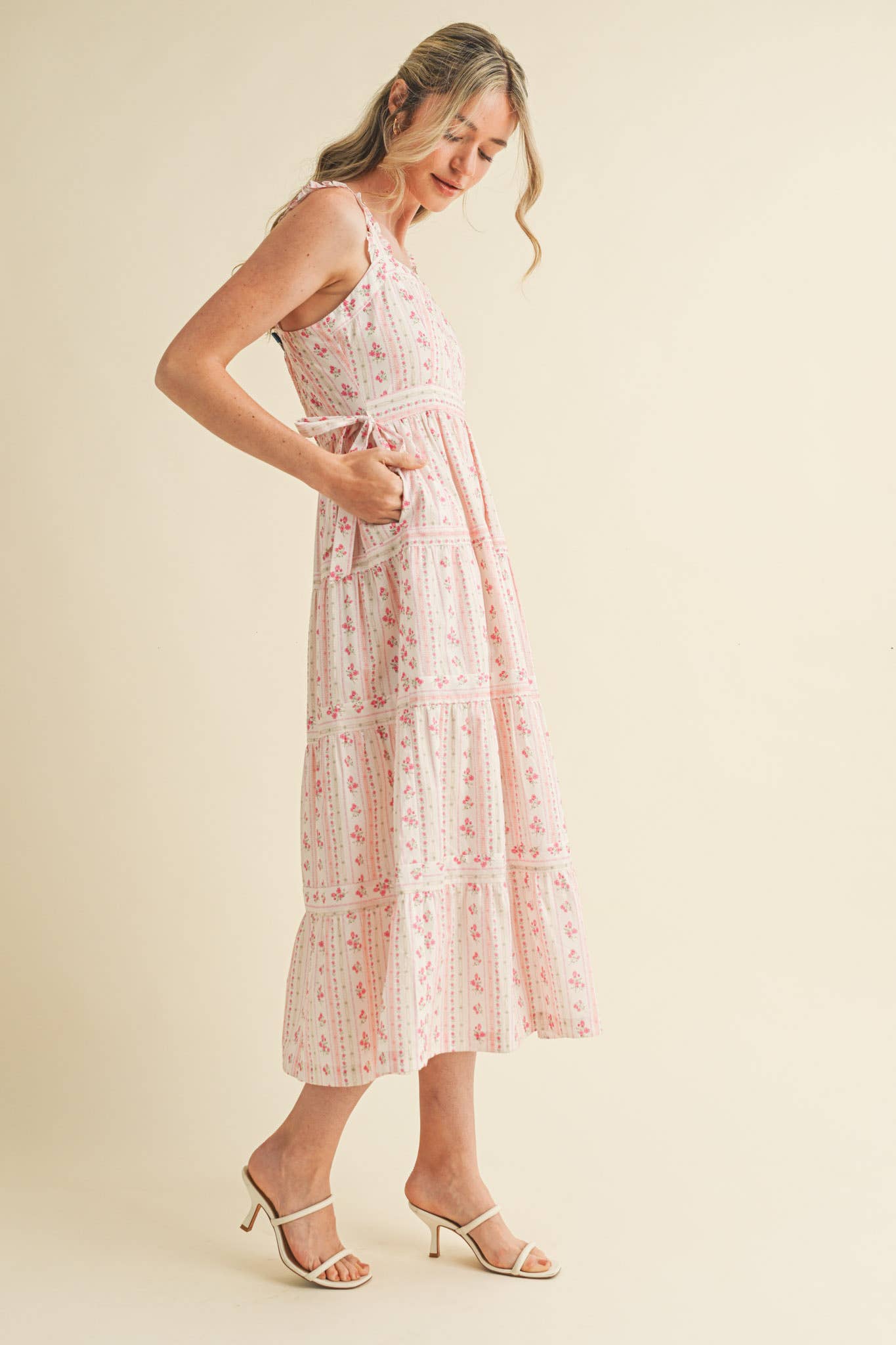 &MERCI - Wholesale Dress - Women's - RUFFLED STRAP FLORAL MIDI DRESS WITH SIDE TYING BOWS MDR358610