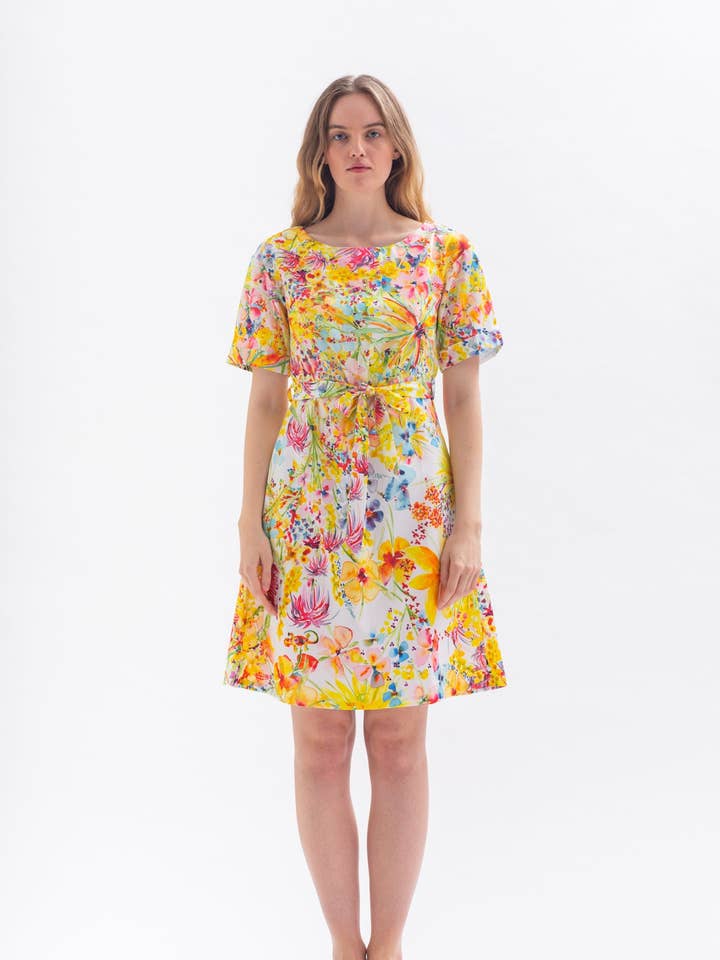 Robe fleurie « SA-MIRA » en coton biologique et tencel pour la vente par Studio Hertzberg