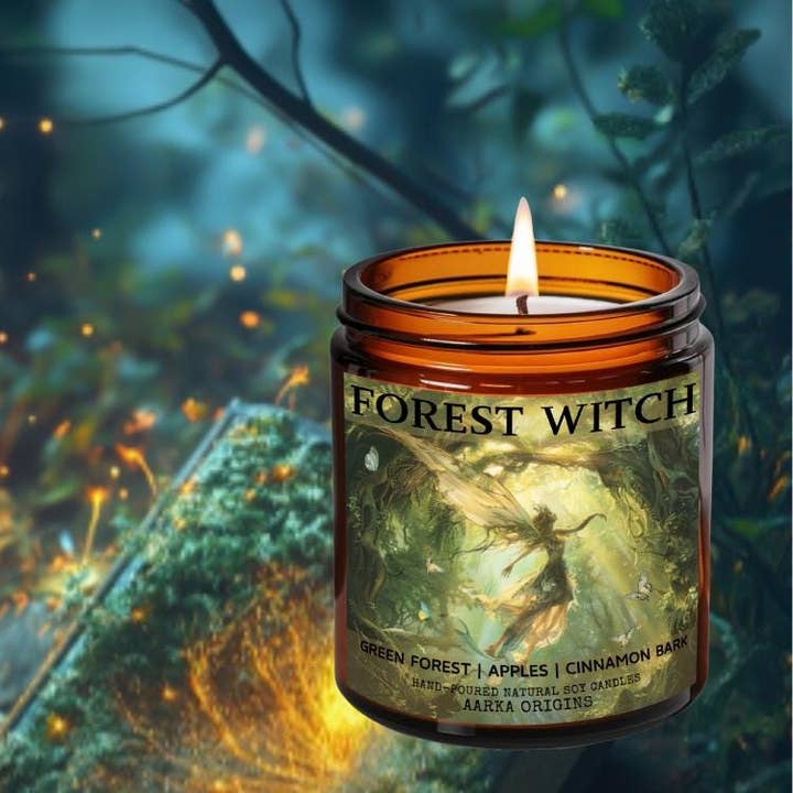 Skovheks sojalys, hyggelig cottagecore, fairycore, hekseagtig, bogligt lys, litterære lys, hytteheks, gave til hekse, heksekunst for engroshandel hos AARKA ORIGINS