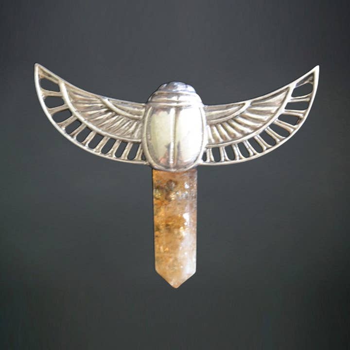 SCARAB BEETLE ÆDELSTEN VEDHÆNG for engroshandel hos Mercurious Designs