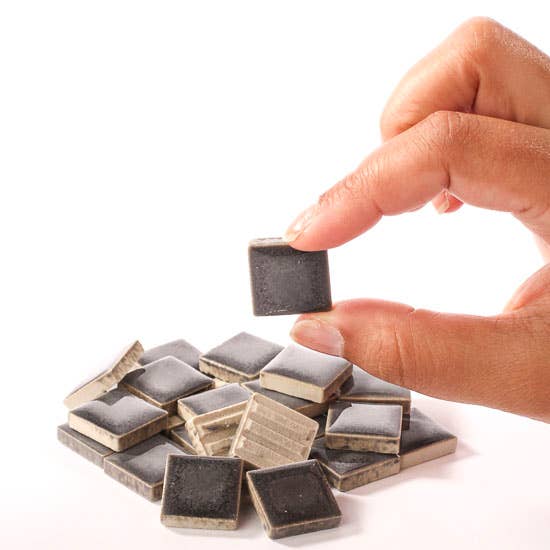 Factory Direct Craft - Venta al por mayor Flores artificiales - Bolsita de 25 mini azulejos de mosaico de cerámica 19 mm - Color a elegir2