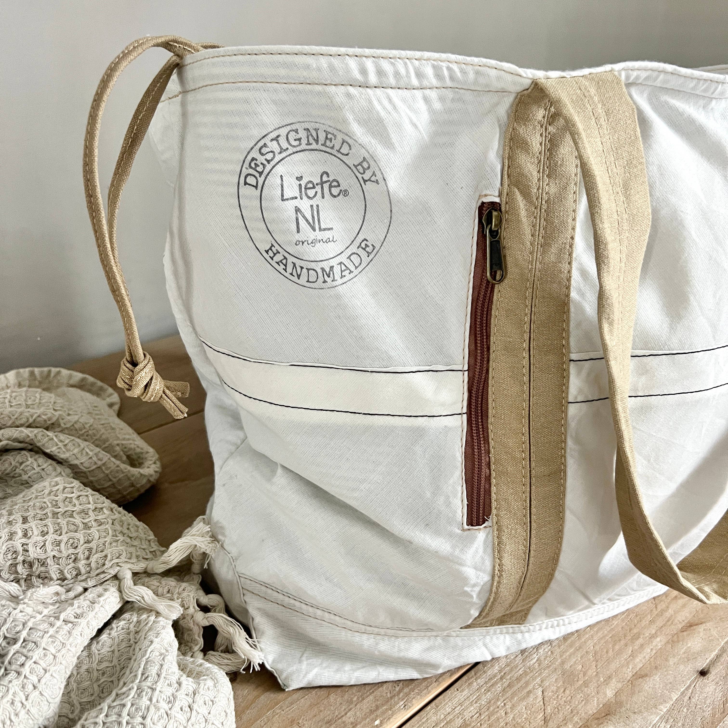 Liefe NL – Großhandel Tragetasche – Damen – ParachuteBag Khaki/Weiß aus recyceltem Fallschirmmaterial2