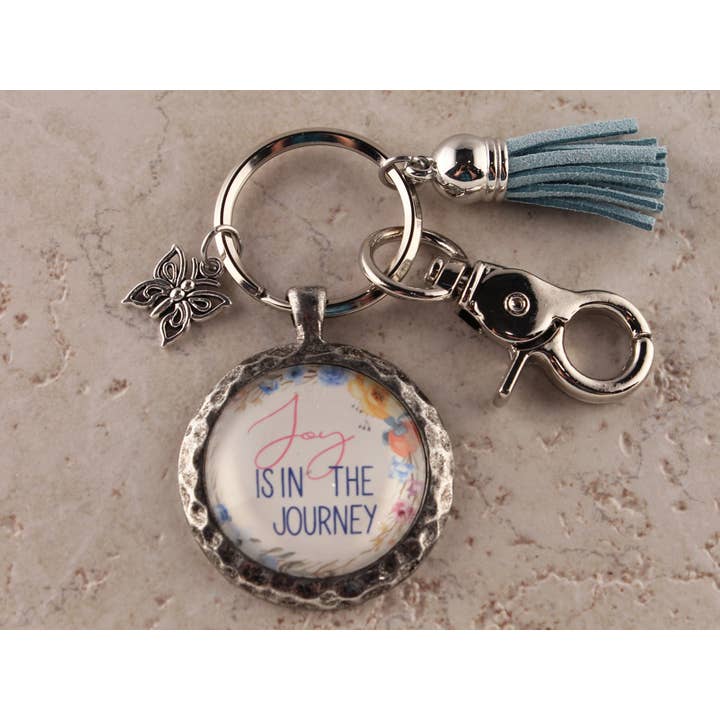 KEY24 - Joy is in the Journey Trousseau pour la vente par Urban Charm