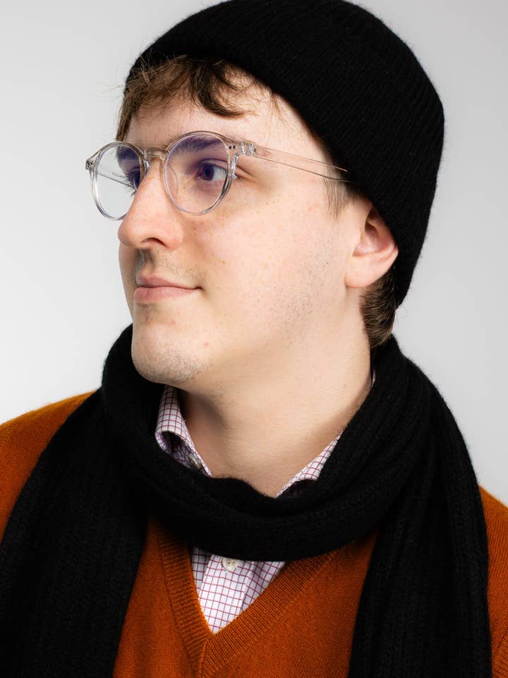 Le bonnet Ox Haven à grosse maille noir pour la vente par Oxford Meadow Cashmere