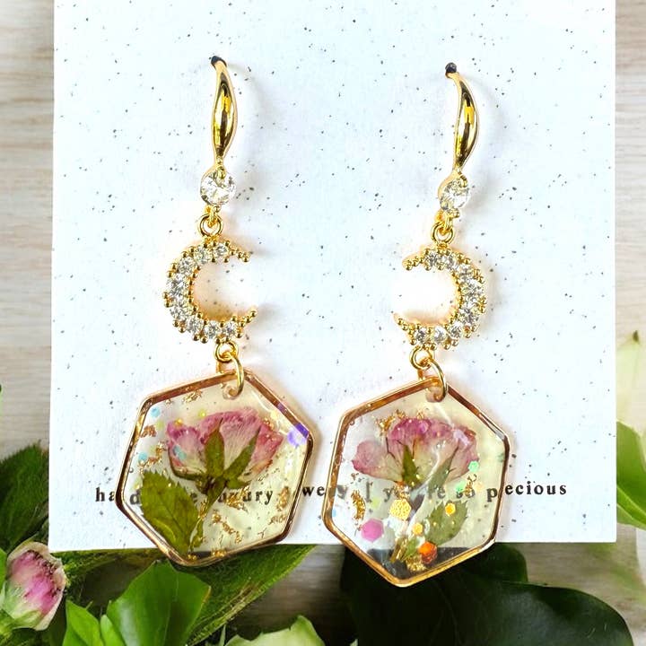 Amulettes de Rose pour la vente par Preciosa Jewelry Co.