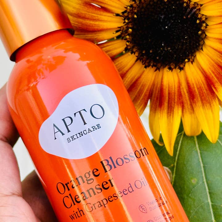 Apto Skincare - Wholesale Facial cleanser - Orange Blossom and Grapeseed Oil Foaming Gel Cleanser1