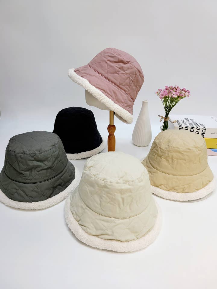 Chapeau d'hiver rembourré, doublure douce et chaude pour la vente par Comfortarians