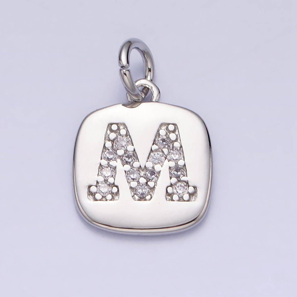 Aim Eternal - Vente Breloques/médailles personnalisées - Pendentif personnalisé avec initiale en pavé micro CZ carré argenté clair | A-266-A-27812
