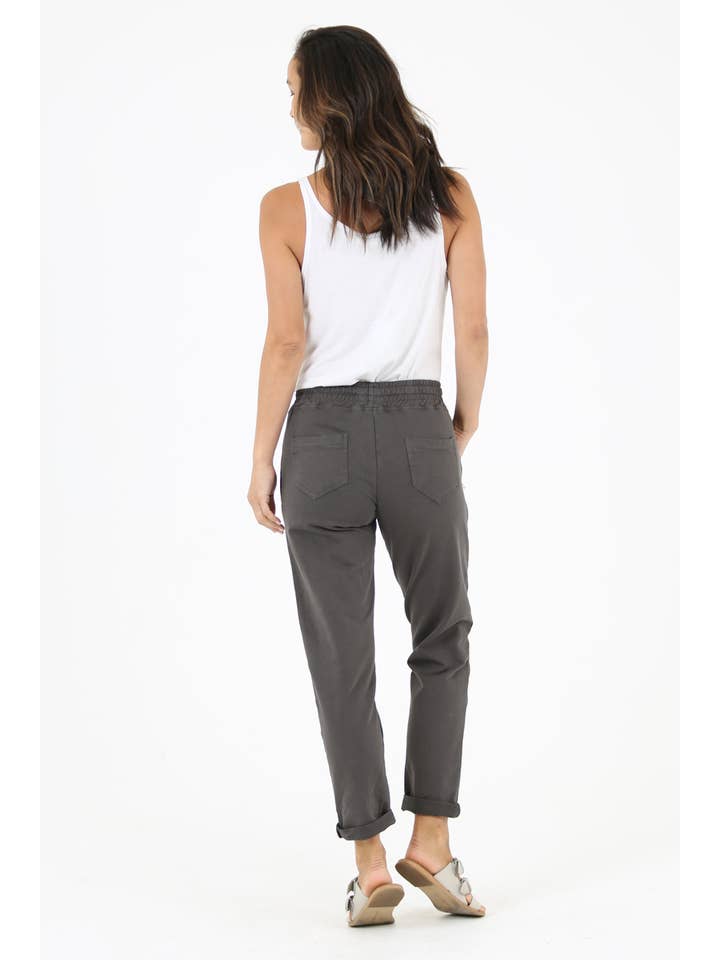 Nostalgia - Vente Pantalon d'intérieur/de jogging – femme - JOGG DE JOGGING EN TISSU ÉPONGE NP746-ASIS AVEC LIEN À NOUER SUR LE DEVANT ET POCHE ZIPPÉE69