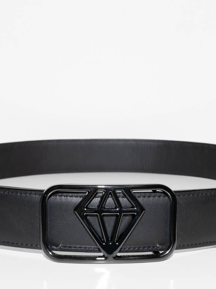 Precioso cinturón de cuero de 36 mm con hebilla en metal dorado para venta al por mayor de Diamondwear AB