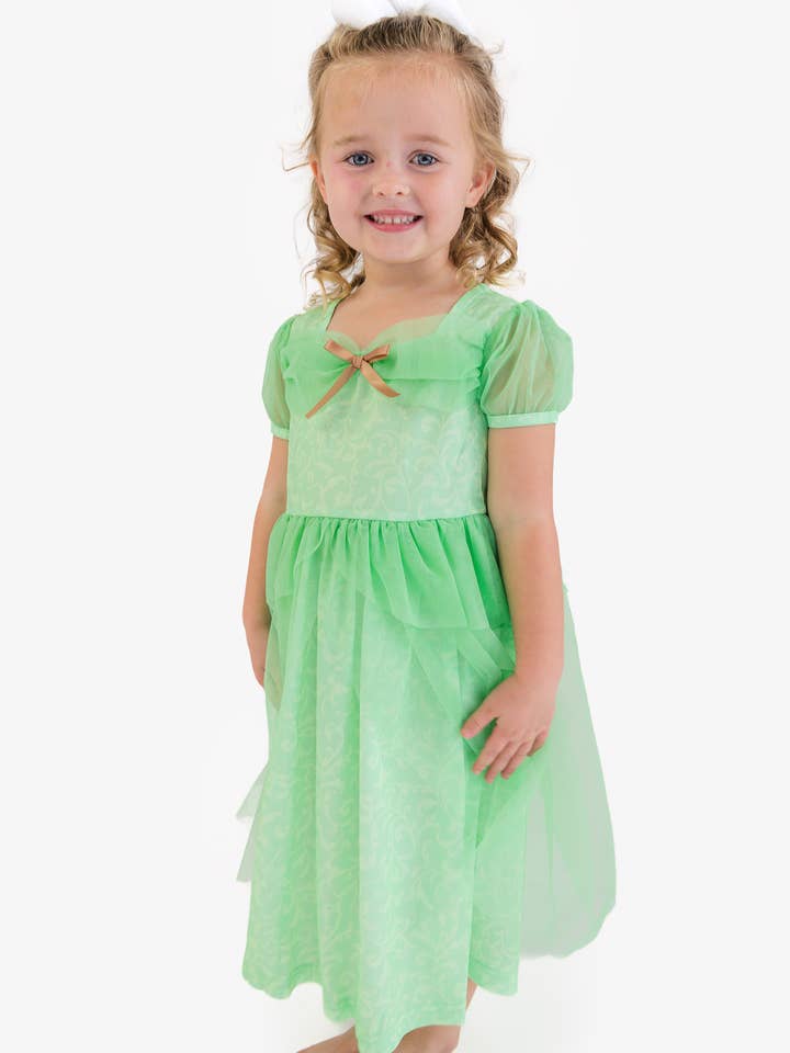 Chemise de nuit déguisement à manches bouffantes de princesse verte jardin pour filles SoftSnooze™ pour la vente par RuffleButts + RuggedButts