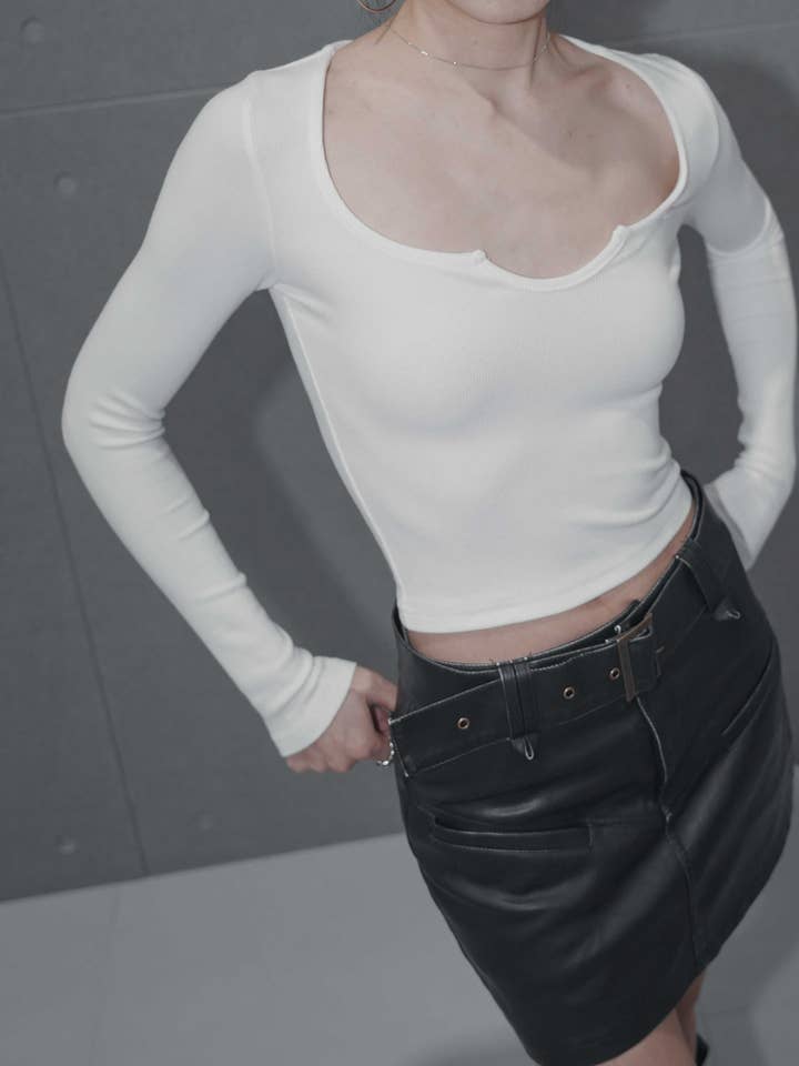 Top com Decote Redondo por atacado de Blanc.Noize