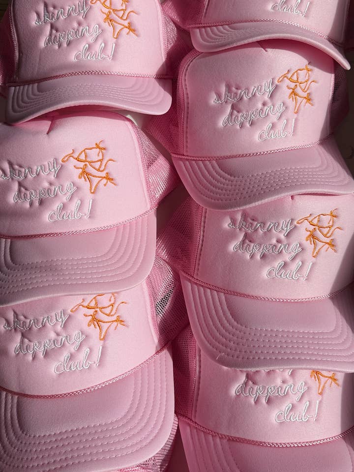 Casquette de camionneur du club de baignade nue pour la vente par La Fête Goods