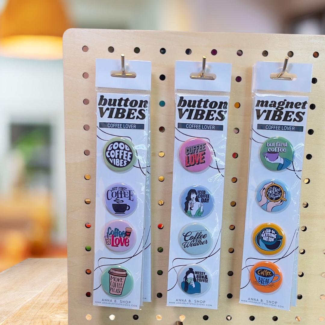 Anna B. Shop - Venta al por mayor Botón/prendedor - Set de insignias Coffee Lover, botón con forma de pin e imanes5