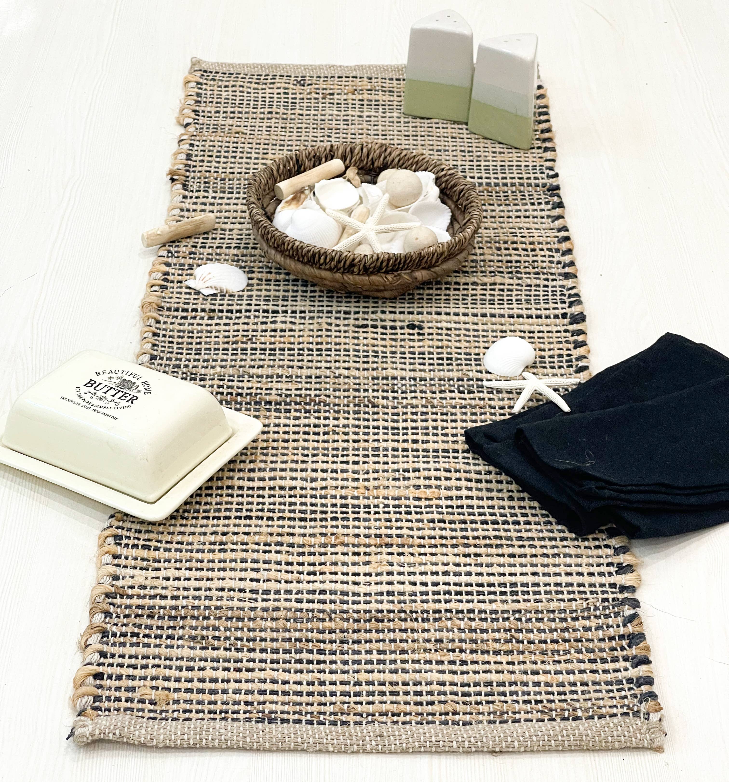 OMBRE TABLE RUNNER, NATURAL JUTE-BLACK, 13''x36''. for wholesale on Faire1