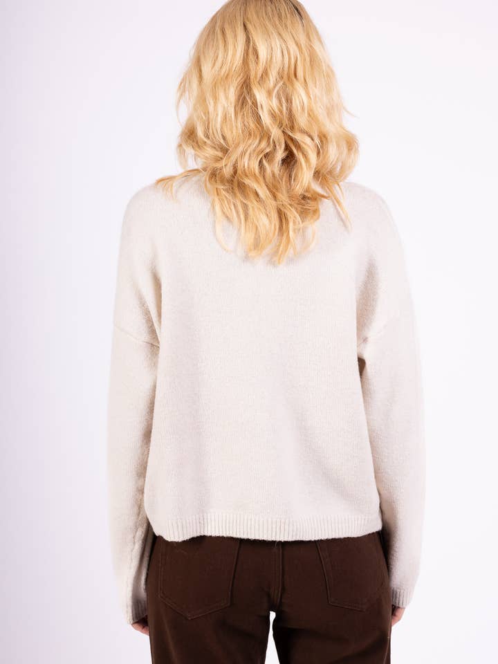 L'Emotion - Wholesale Cardigan - Women's - Cardigan Large Fancy Buttons Ribbed Edges 10% Wool8