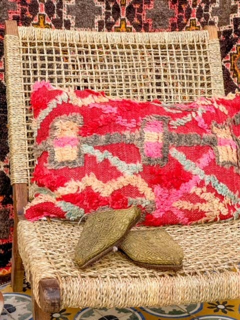 NOMAD BY LIV - Wholesale Decoratief kussen - Vintage Beni kussen - rood en roze2